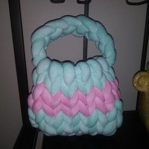 Tubular Yarn Purse